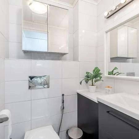 5 Bedroom Family With Sauna Close To Center *
