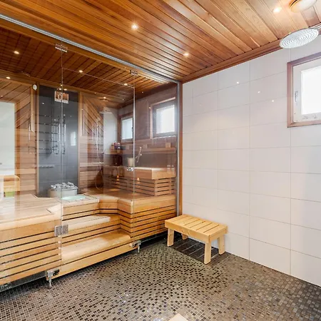 5 Bedroom Family With Sauna Close To Center